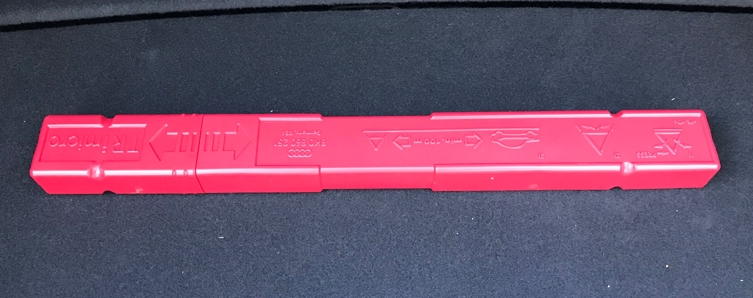 アウディA4アバント リアドライブレコーダー取り付け方法