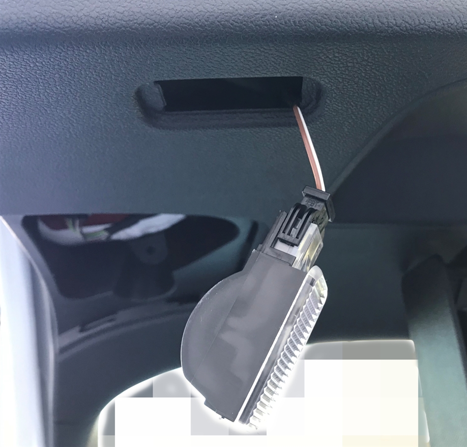 アウディA4アバント リアドライブレコーダー取り付け方法