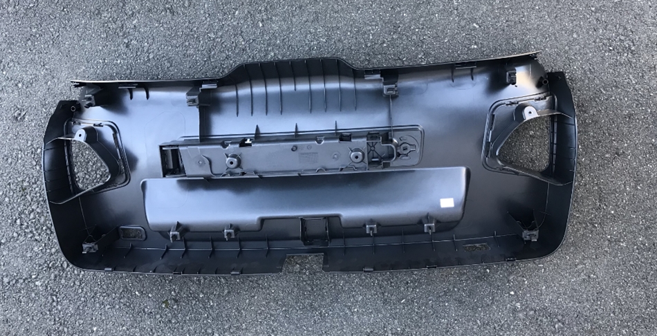 アウディA4アバント リアドライブレコーダー取り付け方法