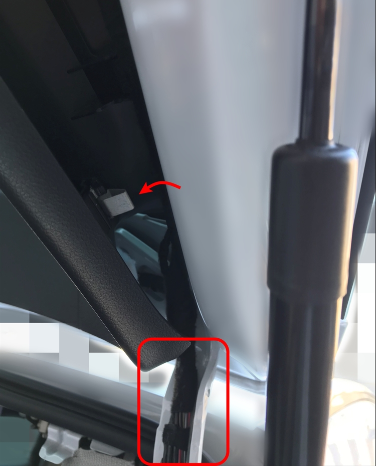 アウディA4アバント リアドライブレコーダー取り付け方法