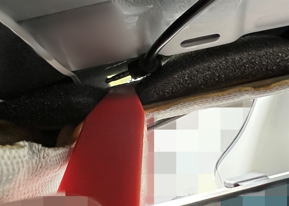 アウディA4アバント リアドライブレコーダー取り付け方法