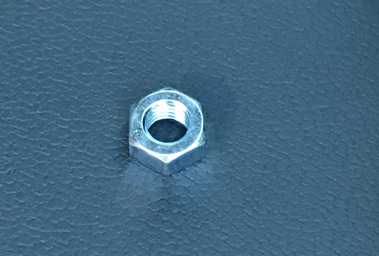 アウディA4アバント 意外なアース(GND)の取り方!