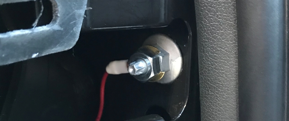 アウディA4アバント 意外なアース(GND)の取り方!